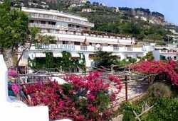 Imagen de los exteriores del Hotel Dei Cavalieri. Foto 2