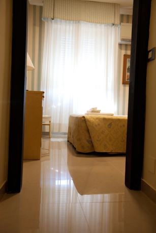 Imagen de la habitación del Hotel Dei Fiori, Milán. Foto 12