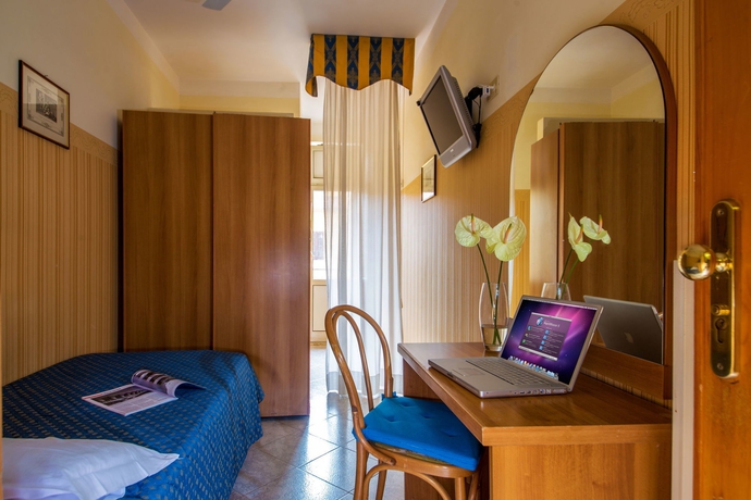 Imagen de la habitación del Hotel Dei Mille. Foto 7