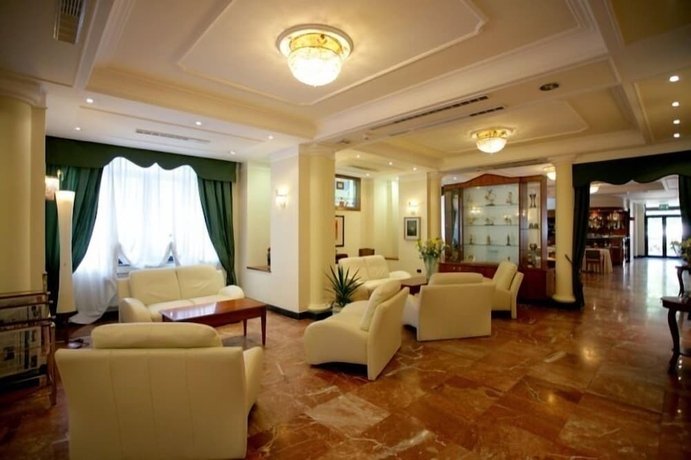 Imagen de los interiores del Hotel Dei Platani, Nola. Foto 17