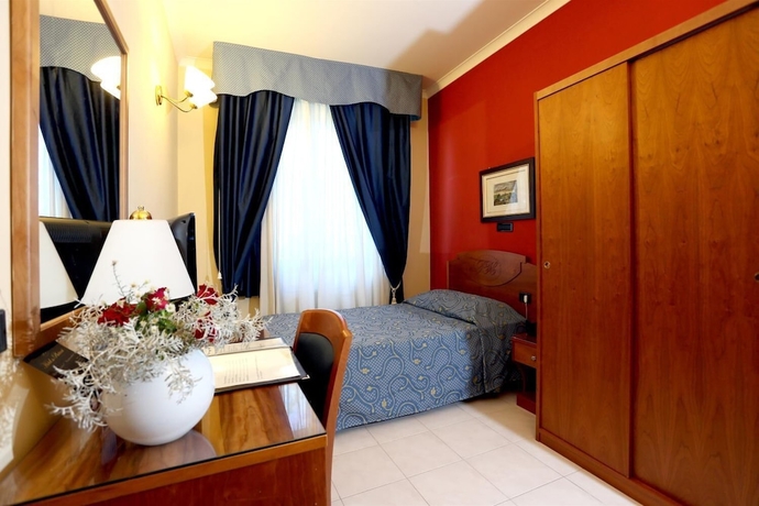 Imagen de la habitación del Hotel Dei Platani, Nola. Foto 6