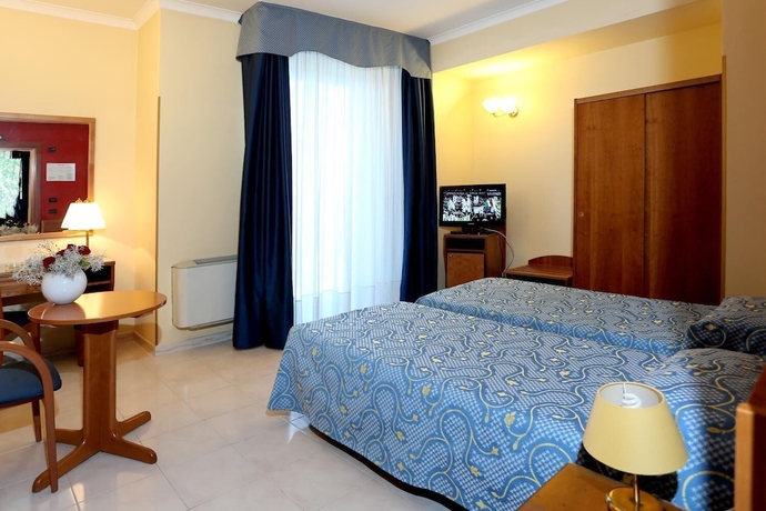 Imagen de la habitación del Hotel Dei Platani, Nola. Foto 7