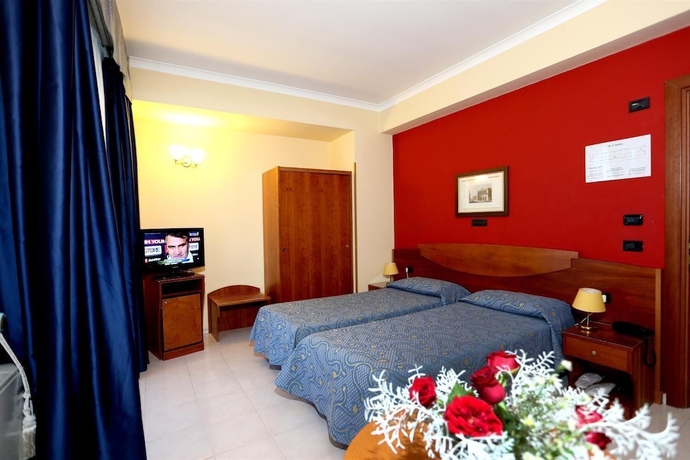 Imagen de la habitación del Hotel Dei Platani, Nola. Foto 8