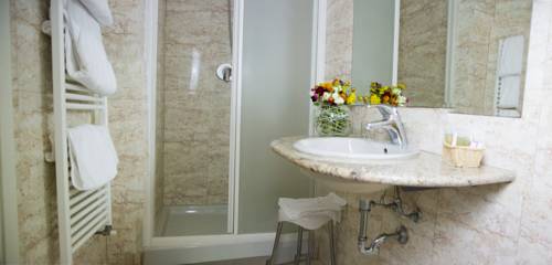 Imagen de la habitación del Hotel Dei Tigli. Foto 3