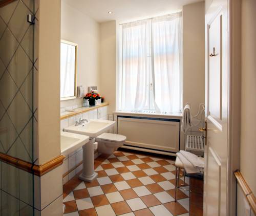 Imagen de la habitación del Hotel Deidesheimer Hof. Foto 3