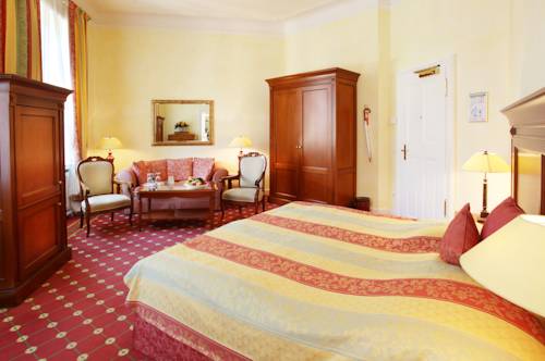 Imagen de la habitación del Hotel Deidesheimer Hof. Foto 5
