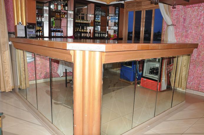 Imagen del bar/restaurante del Hotel Deira Ltd. Foto 7