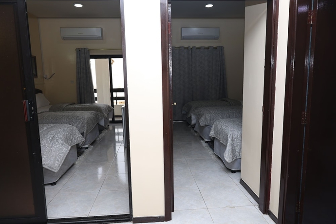 Imagen de la habitación del Hotel Deira Palace. Foto 6