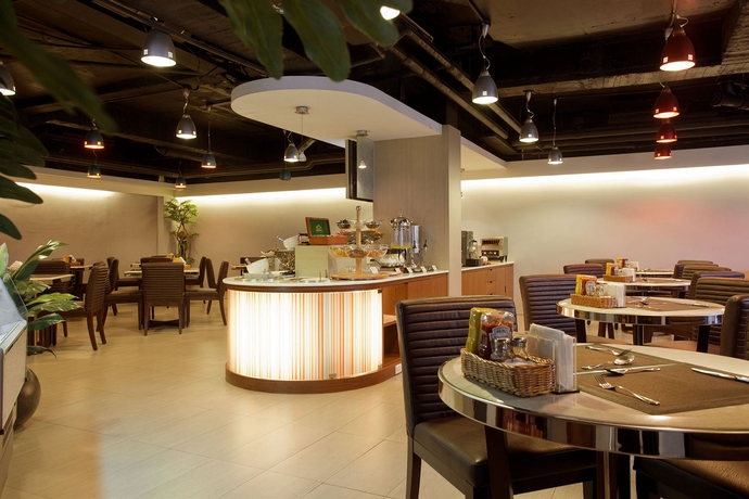 Imagen del bar/restaurante del Hotel Deja Vu. Foto 3