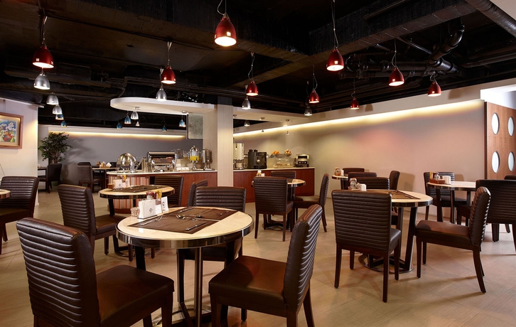 Imagen del bar/restaurante del Hotel Deja Vu. Foto 6