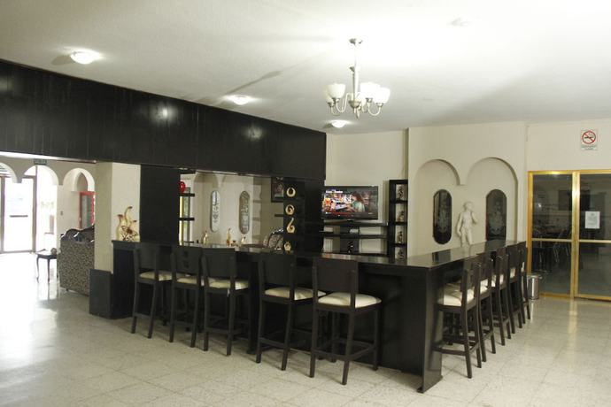 Imagen del bar/restaurante del Hotel Del Alba. Foto 7
