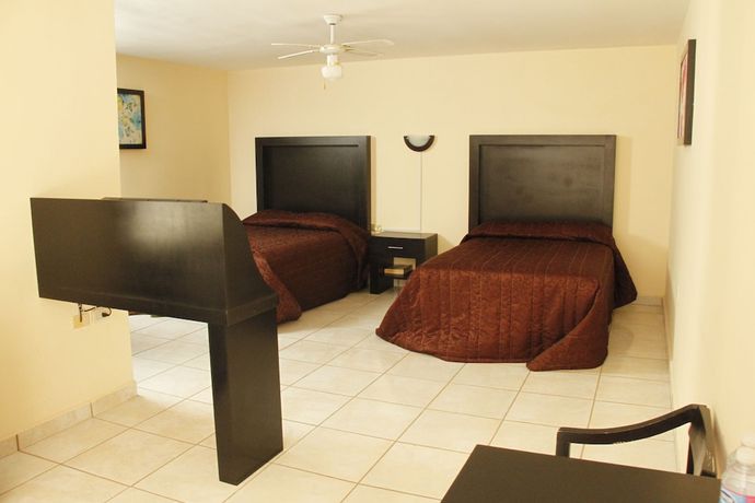 Imagen de la habitación del Hotel Del Alba. Foto 14