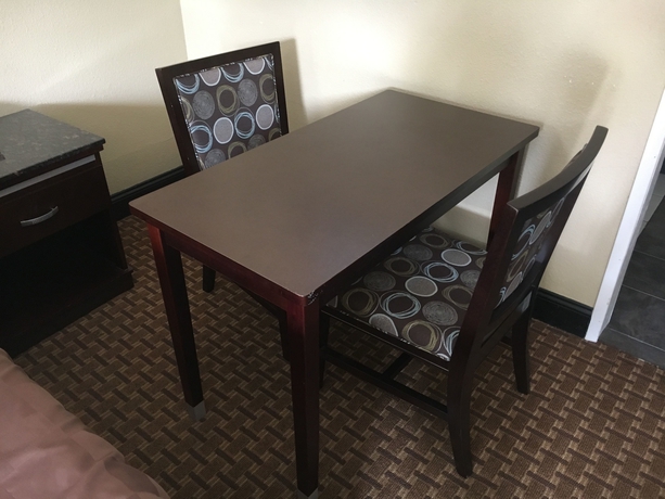 Imagen de la habitación del Hotel Del Amo Inn. Foto 11