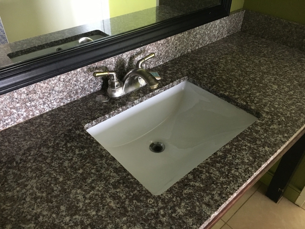 Imagen de la habitación del Hotel Del Amo Inn. Foto 14