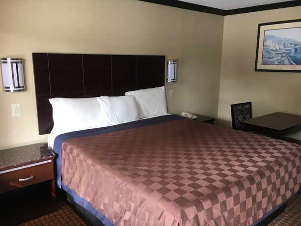 Imagen de la habitación del Hotel Del Amo Inn. Foto 16