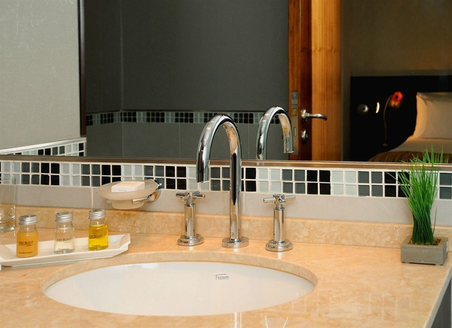 Imagen de la habitación del Hotel Del Bono Suites. Foto 4