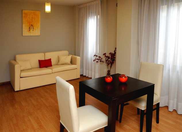 Imagen de los interiores del Hotel Del Bono Suites. Foto 8