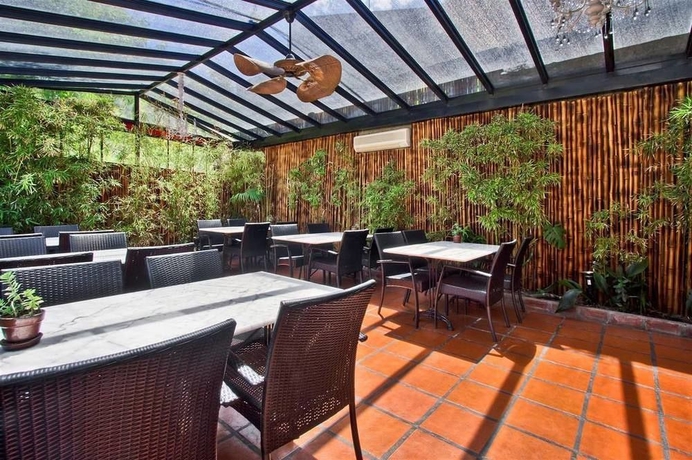 Imagen del bar/restaurante del Hotel Del Casco. Foto 3