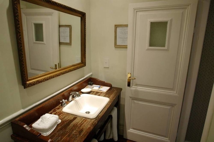 Imagen de la habitación del Hotel Del Casco. Foto 8