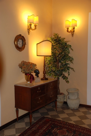 Imagen de los interiores del Hotel Del Centro. Foto 6