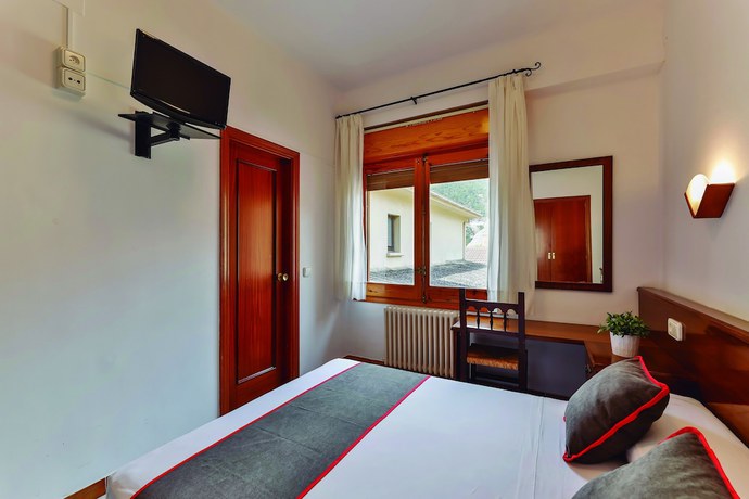 Imagen de la habitación del Hotel Del Esera. Foto 5