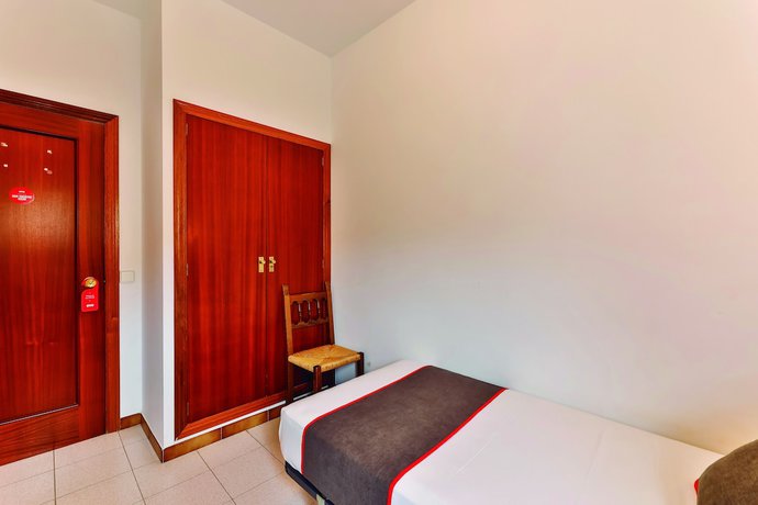 Imagen de la habitación del Hotel Del Esera. Foto 16