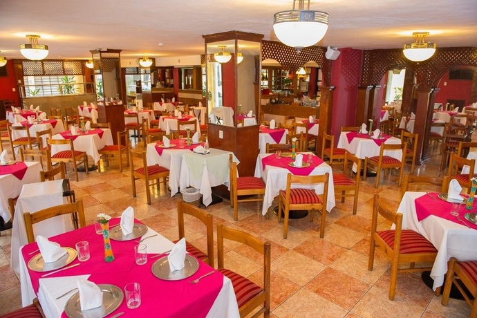 Imagen del bar/restaurante del Hotel Del Gobernador, M&eacute;rida. Foto 2