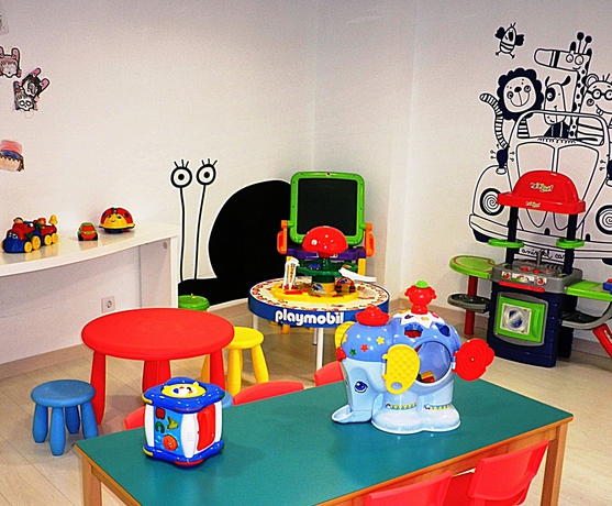 Imagen de los interiores del Hotel Del Juguete. Foto 14