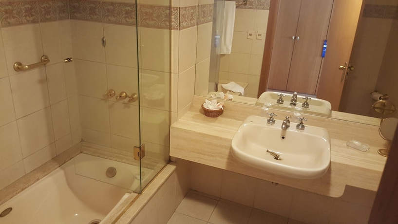 Imagen de la habitación del Hotel Del Lago Golf and Art Resort. Foto 14