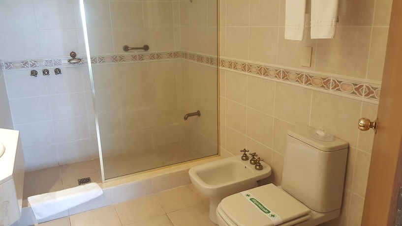 Imagen de la habitación del Hotel Del Lago Golf and Art Resort. Foto 16