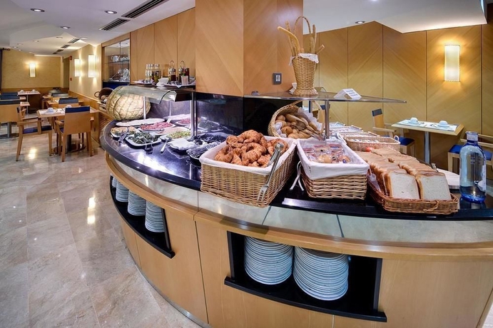 Imagen del bar/restaurante del Hotel Del Mar, EL BORN. Foto 1