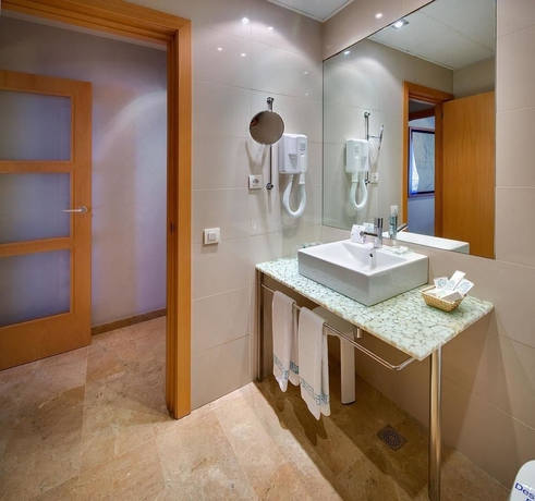 Imagen de la habitación del Hotel Del Mar, EL BORN. Foto 9