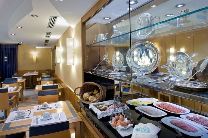 Imagen del bar/restaurante del Hotel Del Mar, EL BORN. Foto 3