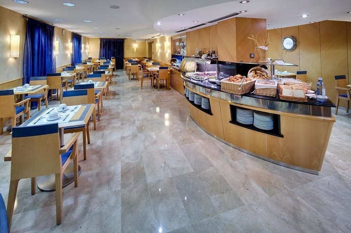 Imagen del bar/restaurante del Hotel Del Mar, EL BORN. Foto 4