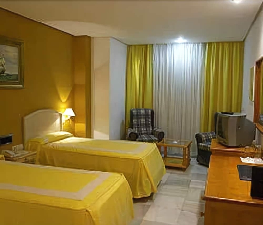 Imagen de la habitación del Hotel Del Mar and Spa. Foto 2