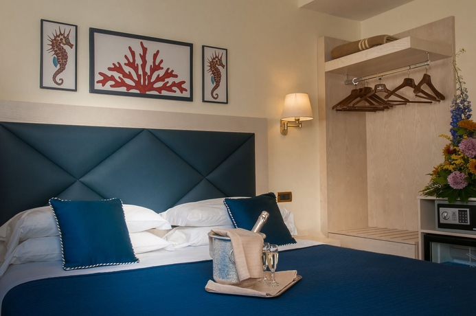 Imagen de la habitación del Hotel Del Mare, Sorrento. Foto 4