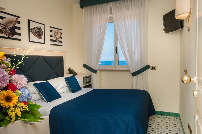 Imagen de la habitación del Hotel Del Mare, Sorrento. Foto 10