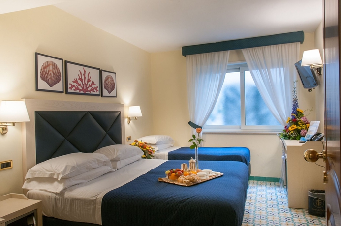 Imagen de la habitación del Hotel Del Mare, Sorrento. Foto 11