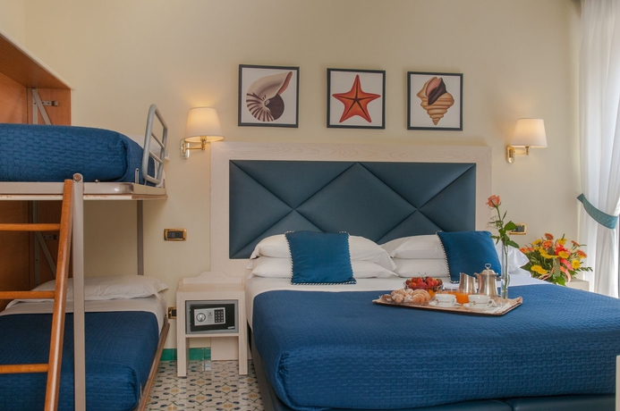 Imagen de la habitación del Hotel Del Mare, Sorrento. Foto 12
