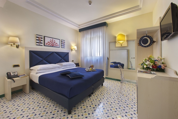 Imagen de la habitación del Hotel Del Mare, Sorrento. Foto 16