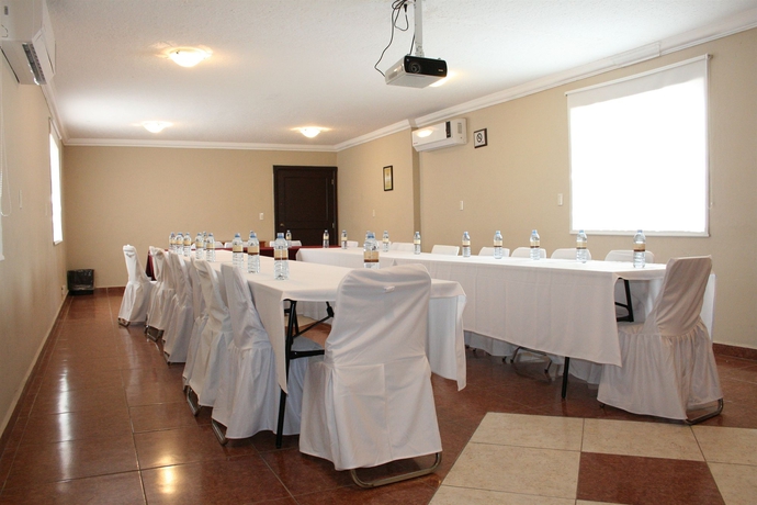 Imagen de los interiores del Hotel Del Marqués and Suites. Foto 9