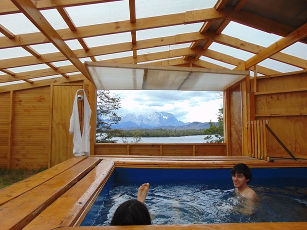 Imagen de la piscina del Hotel Del Paine. Foto 18