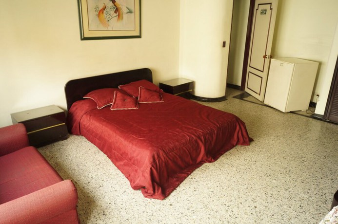 Imagen de la habitación del Hotel Del Parque, Calarca. Foto 13