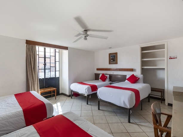 Imagen de la habitación del Hotel Del Paseo. Foto 15
