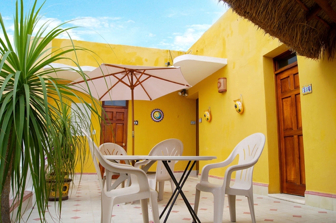 Imagen de los exteriores del Hotel Del Peregrino. Foto 12