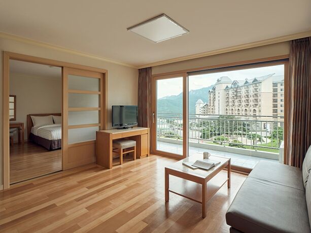 Imagen general del Hotel Del Pino. Foto 5