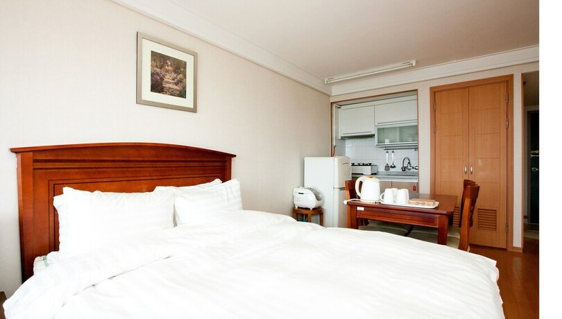 Imagen de la habitación del Hotel Del Pino. Foto 17