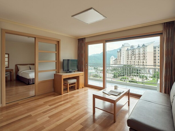 Imagen de la habitación del Hotel Del Pino. Foto 27