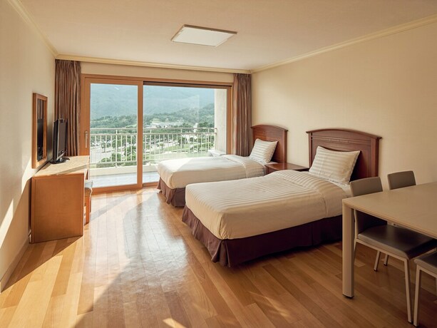 Imagen de la habitación del Hotel Del Pino. Foto 29