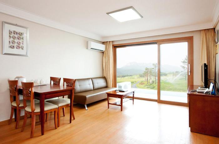 Imagen de la habitación del Hotel Del Pino Golf and Resort. Foto 12